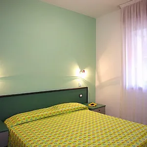 https://villaggio-azzurro-bibione-30020.hotelinveneto.com